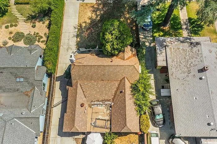 1791 Rose Villa St — Photo 30