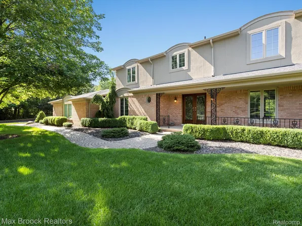 4444 Ardmore Ct, Bloomfield Hills, MI 48302