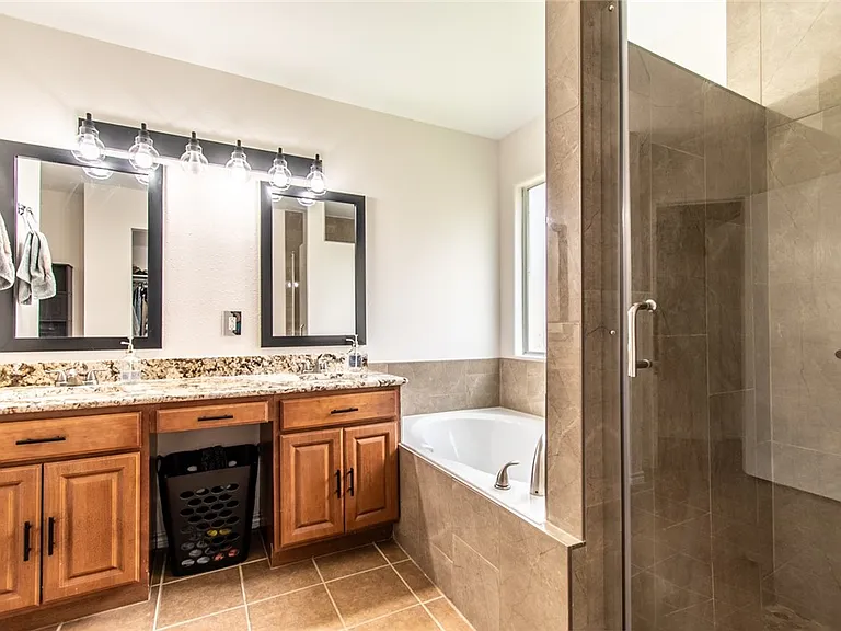 3810 Los Arroyos Dr — Photo 11