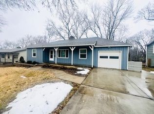 7816 Windsor St, Prairie Village, KS 66208