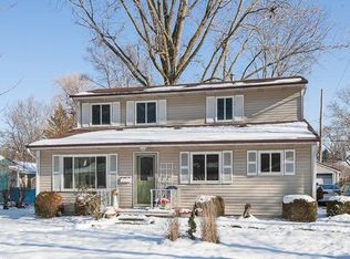 511 Taylor Ln, Chelsea, MI 48118