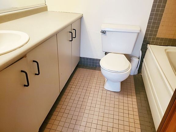 4th image of 350 Lincoln Pl #11MM