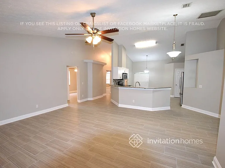 9828 Cristina Dr — Photo 2