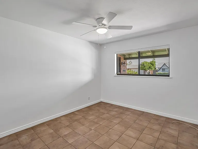 8308 E Turney Ave — Photo 6