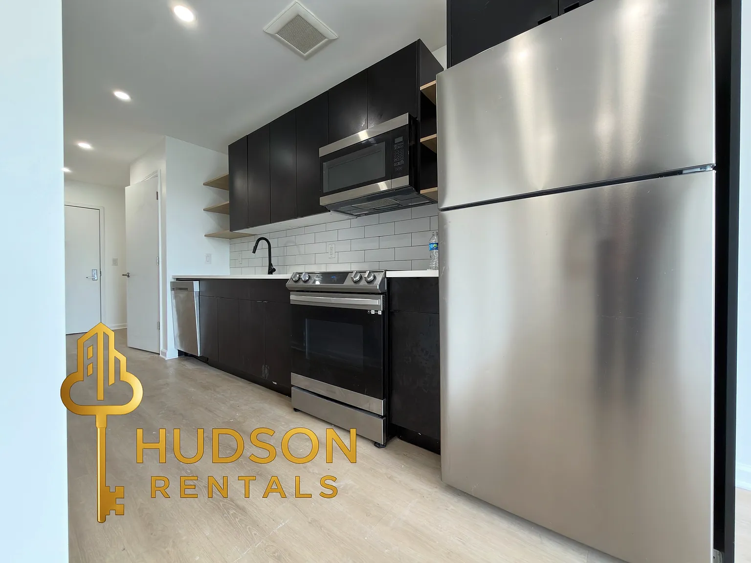 1 bed, 650 sqft, $2,100 — Photo 1