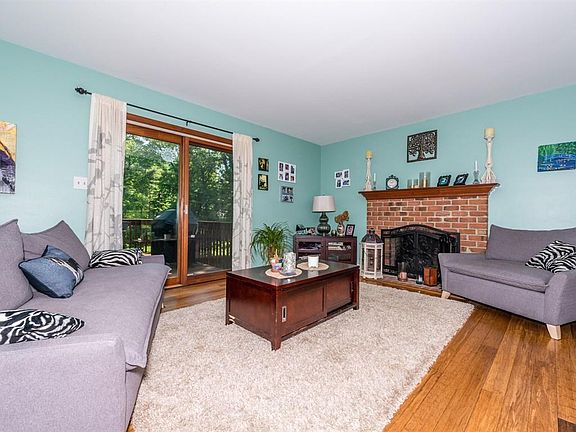 5th image of 1695 Southlawn Dr