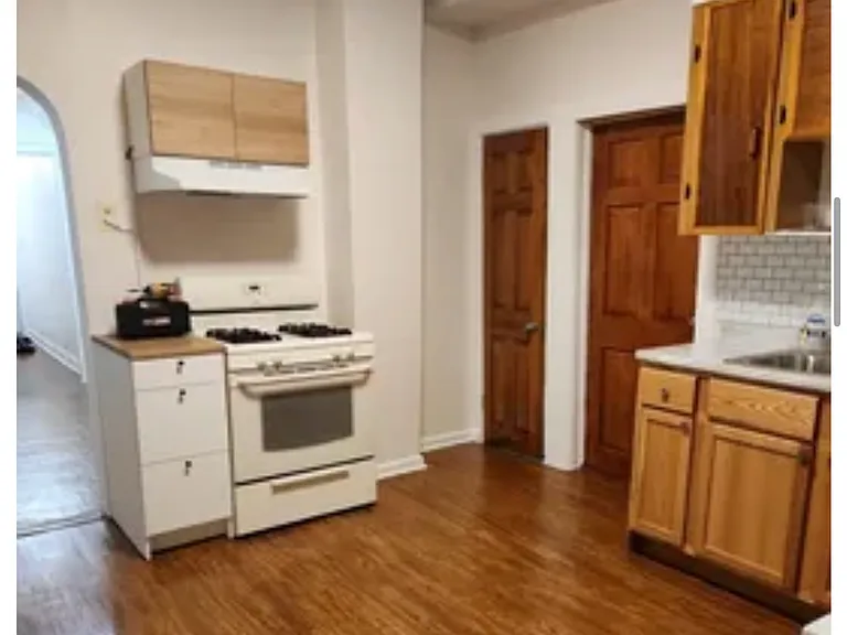2415 W Arthington St #1 — Photo 4