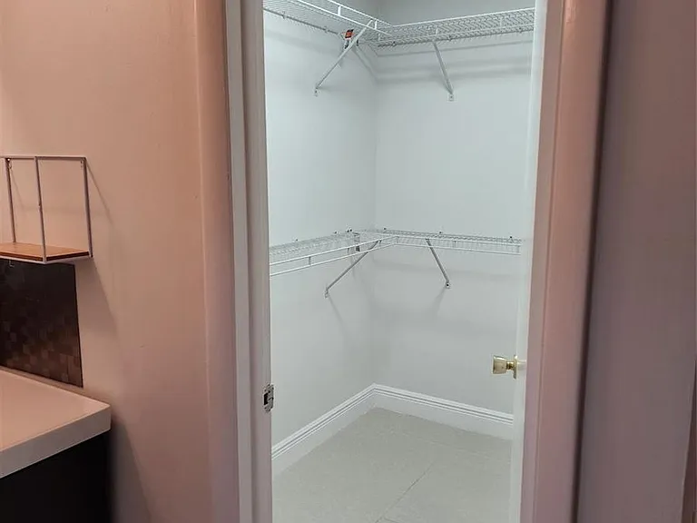 5140 SW 40th Ave #26C — Photo 10