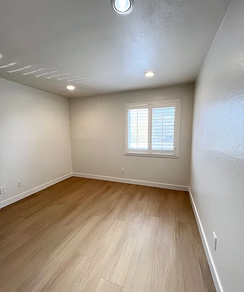 4410 N Longview Ave #220 — Photo 23