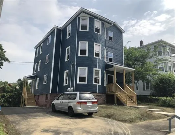 27 King Philip Rd, Worcester, MA 01606