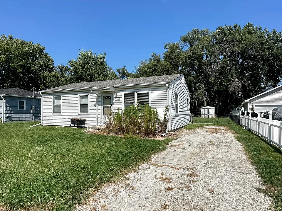 2016 Westside Dr