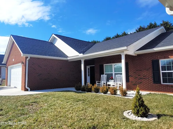 1040 Patriots Lndg, Dandridge, TN 37725