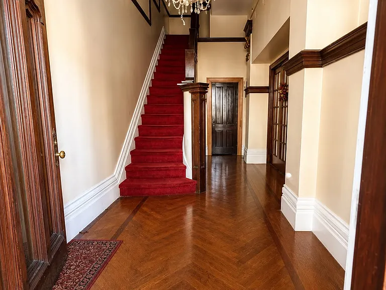 167 2nd St #1 — Photo 3