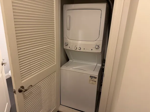 2001 Hudson Terrace image 16 of 16