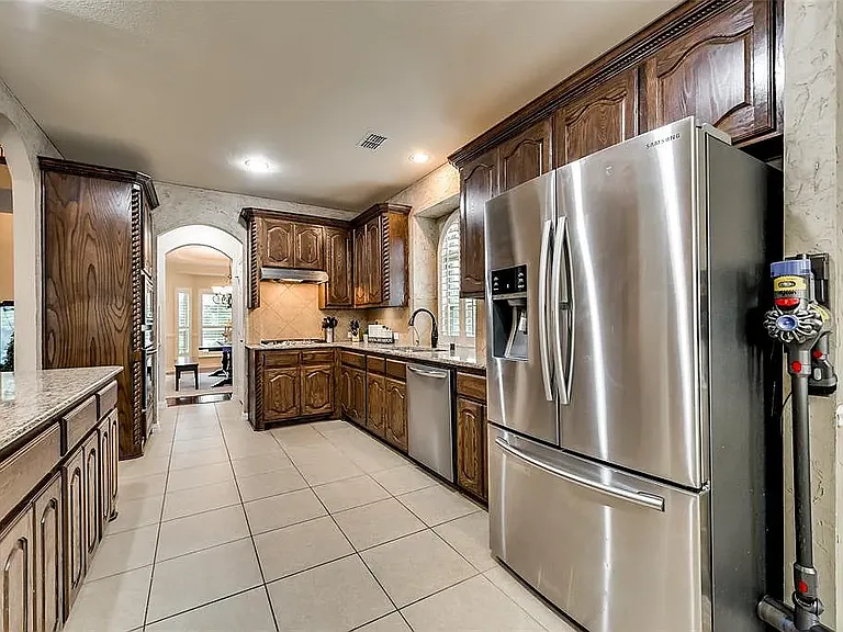 411 Sunnyside Ln — Photo 7
