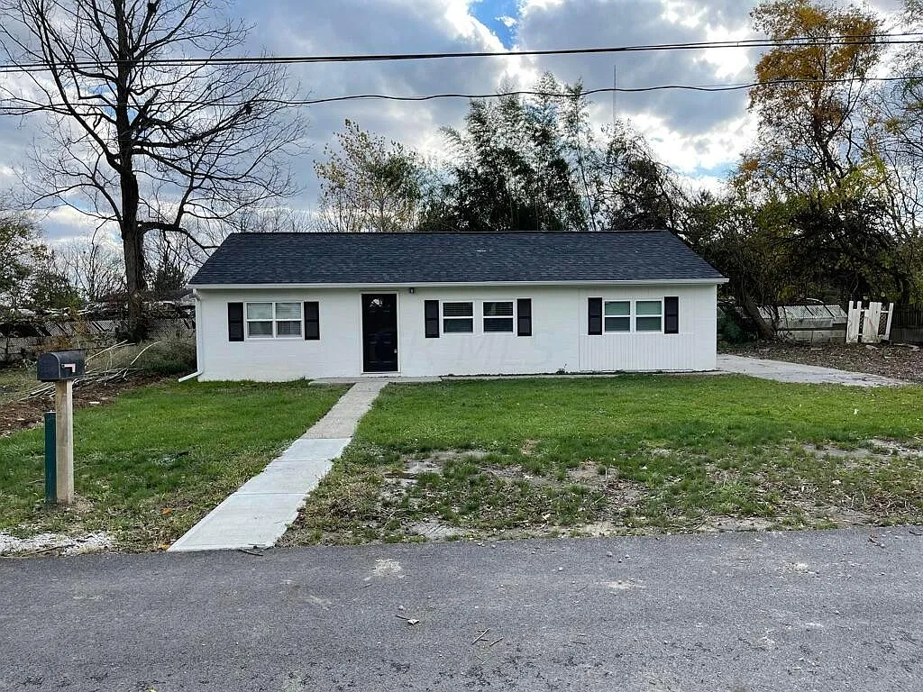 4 bed, 2.5 bath, 1050 sqft, $1,700 — Photo 1