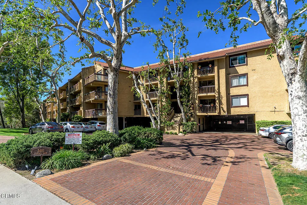 Building Photo - 3481 Stancrest Dr #223