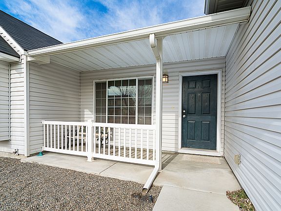 3rd image of 2458 W Willow Pointe Ave