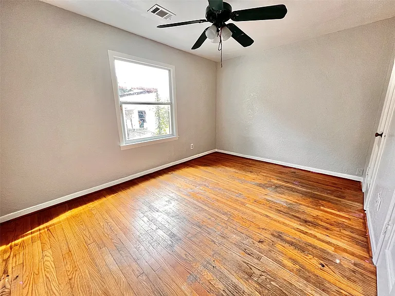 914 Bunton St #914 — Photo 11