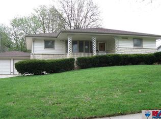 3301 S 44th St, Omaha, NE 68105