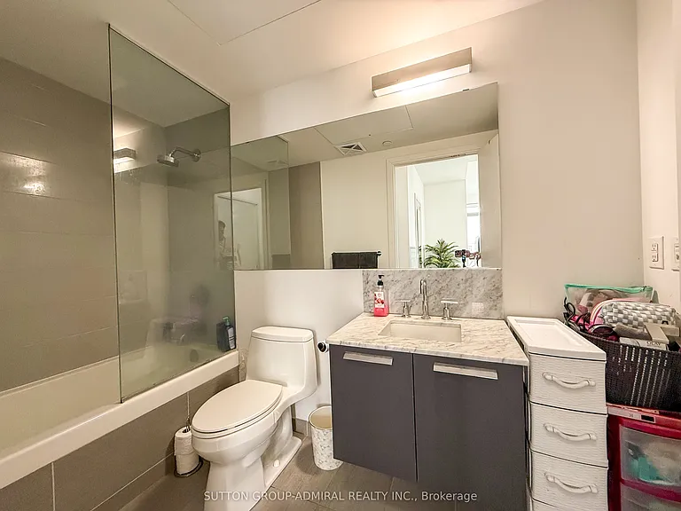 50 Charles St E #3009 — Photo 9