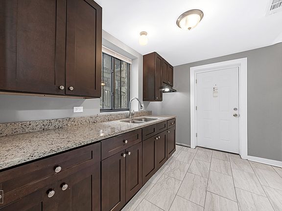 4th image of 4800 S Winchester Ave #1