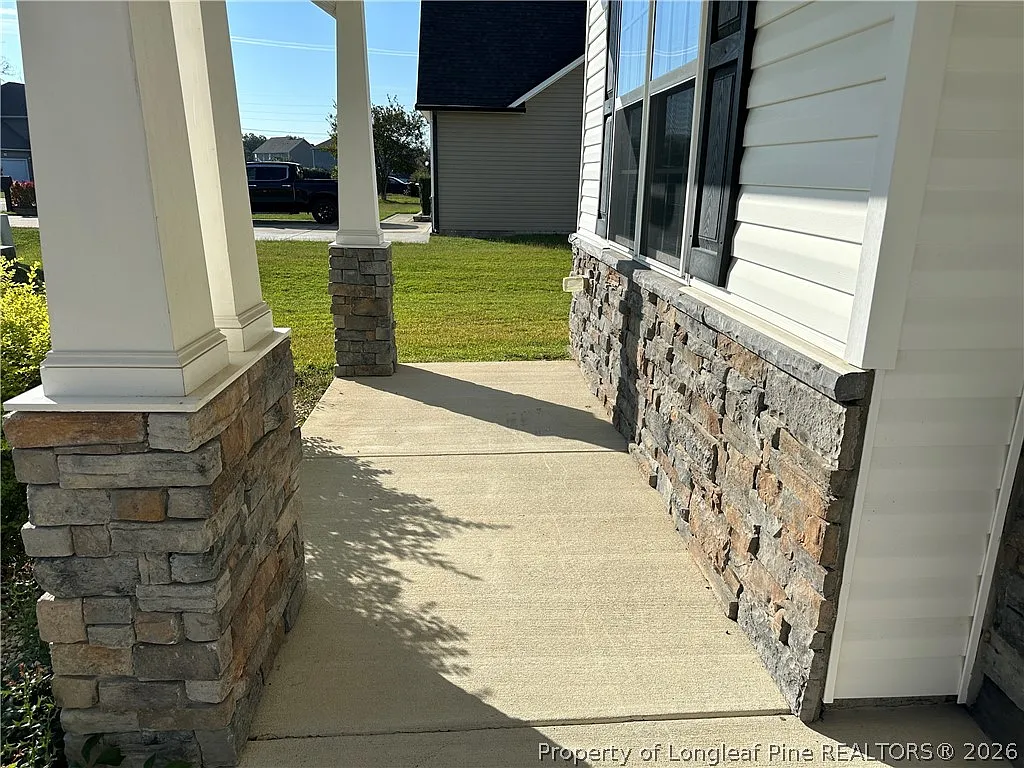 3 bed, 2.5 bath, 2769 sqft, $2,400 — Photo 4