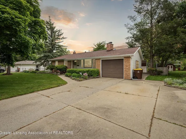 1416 Briarwood Dr, Lansing, MI 48917
