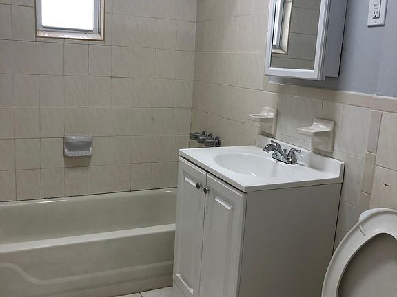 2nd image of 944 E 227th St #D