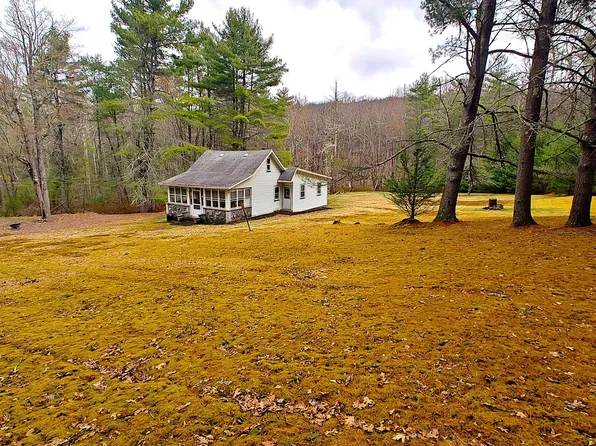 138 Neil Thompson Rd, Lackawaxen, PA 18435