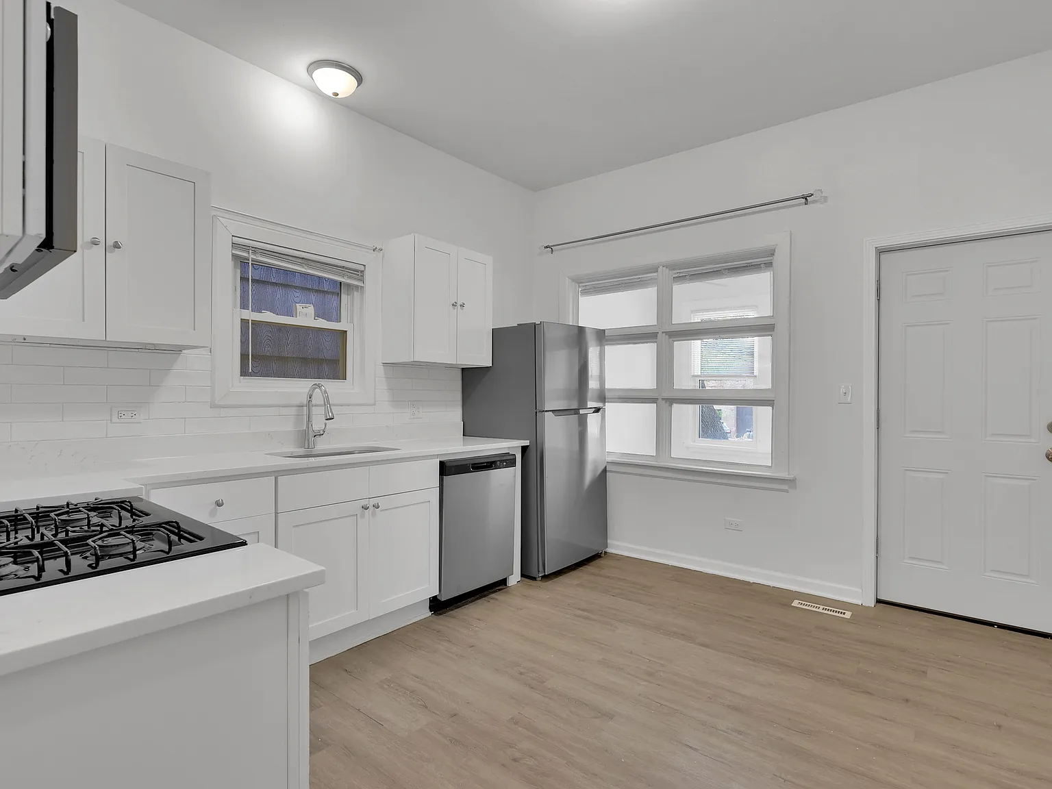 3846 N Troy St — Photo 4