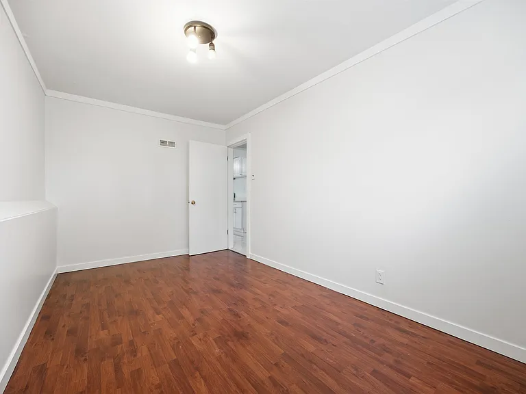 1106 Duthie Ave #LOWER — Photo 8