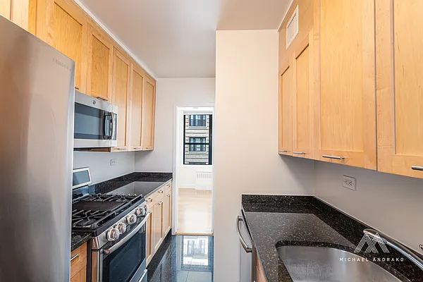 Rented by Cooper & Cooper Real Estate | media 23