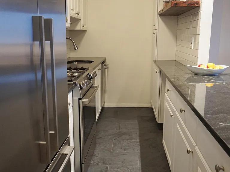 6 Whittier Pl #14G — Photo 3