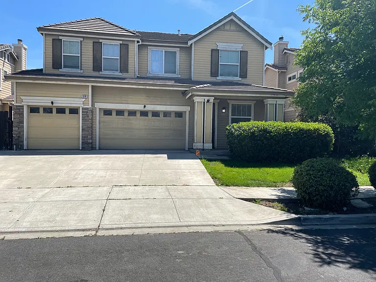 1896 Connor Way — Photo 2