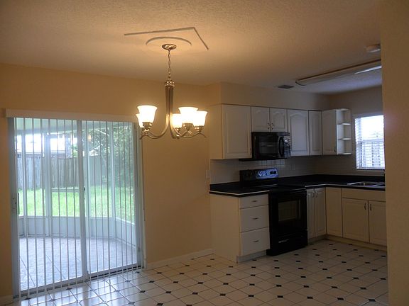 4th image of 4214 Anthony Ln