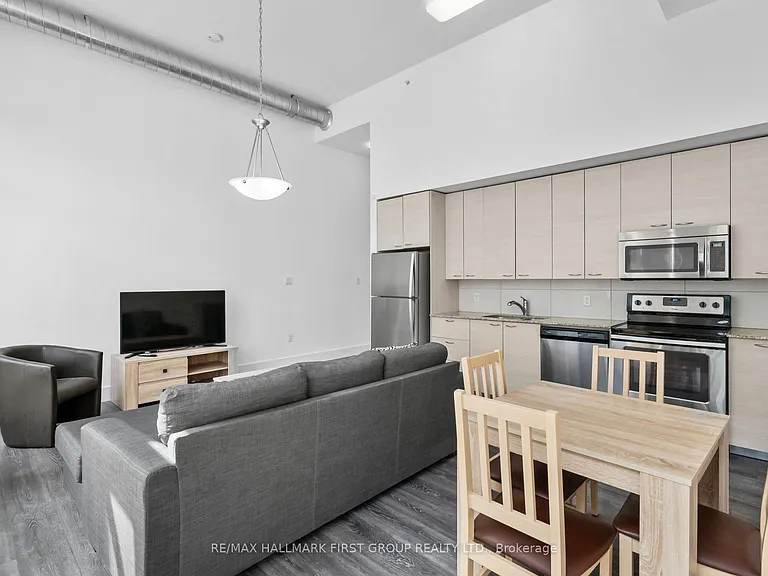 253 Albert St #5 — Photo 4