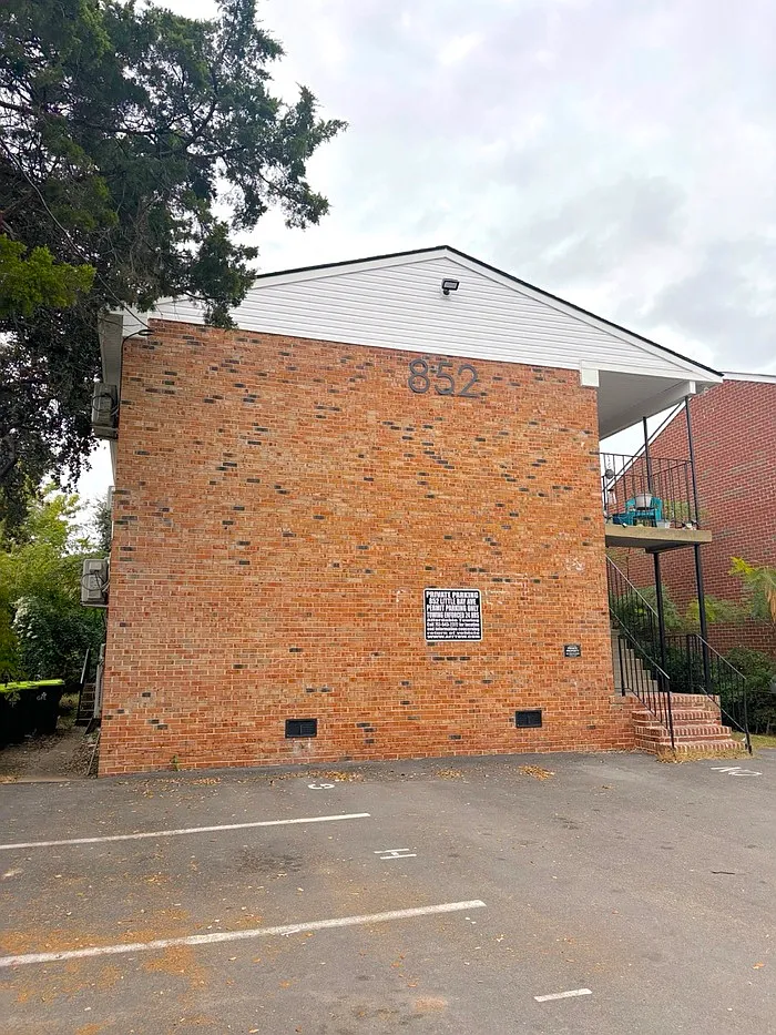 1 bed, 1.0 bath, 600 sqft, $950 — Photo 1