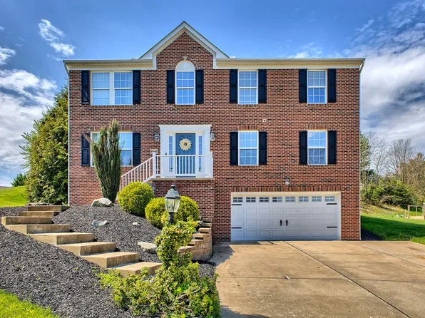 8447 Walthour Dr, North Huntingdon, PA 15642