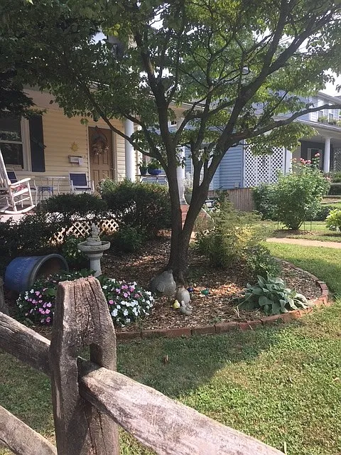20 Locust Ave