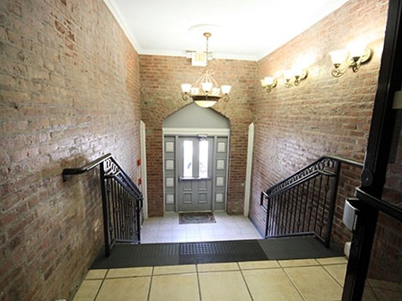 2nd image of 14 Park St APT 33