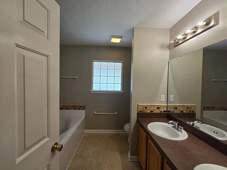 4119 Pebble Brooke Cir — Photo 9