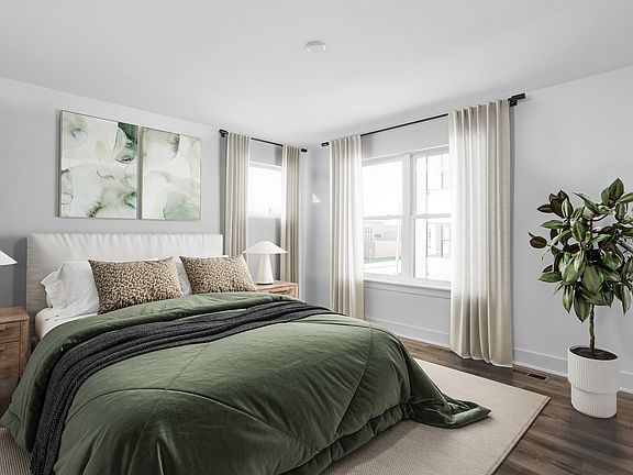Owner s Bedroom w Lots of Natural Light