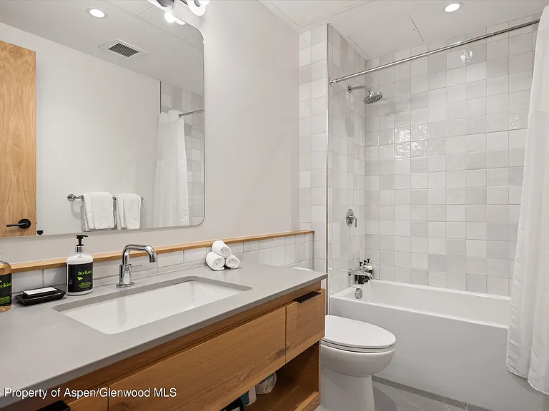 119 Wood Rd #206 — Photo 13