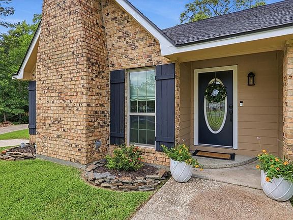2nd image of 330 W Pineshadows Dr