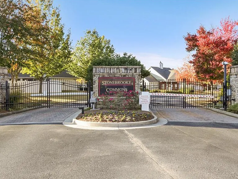 2130 Highland Gate Dr — Photo 25