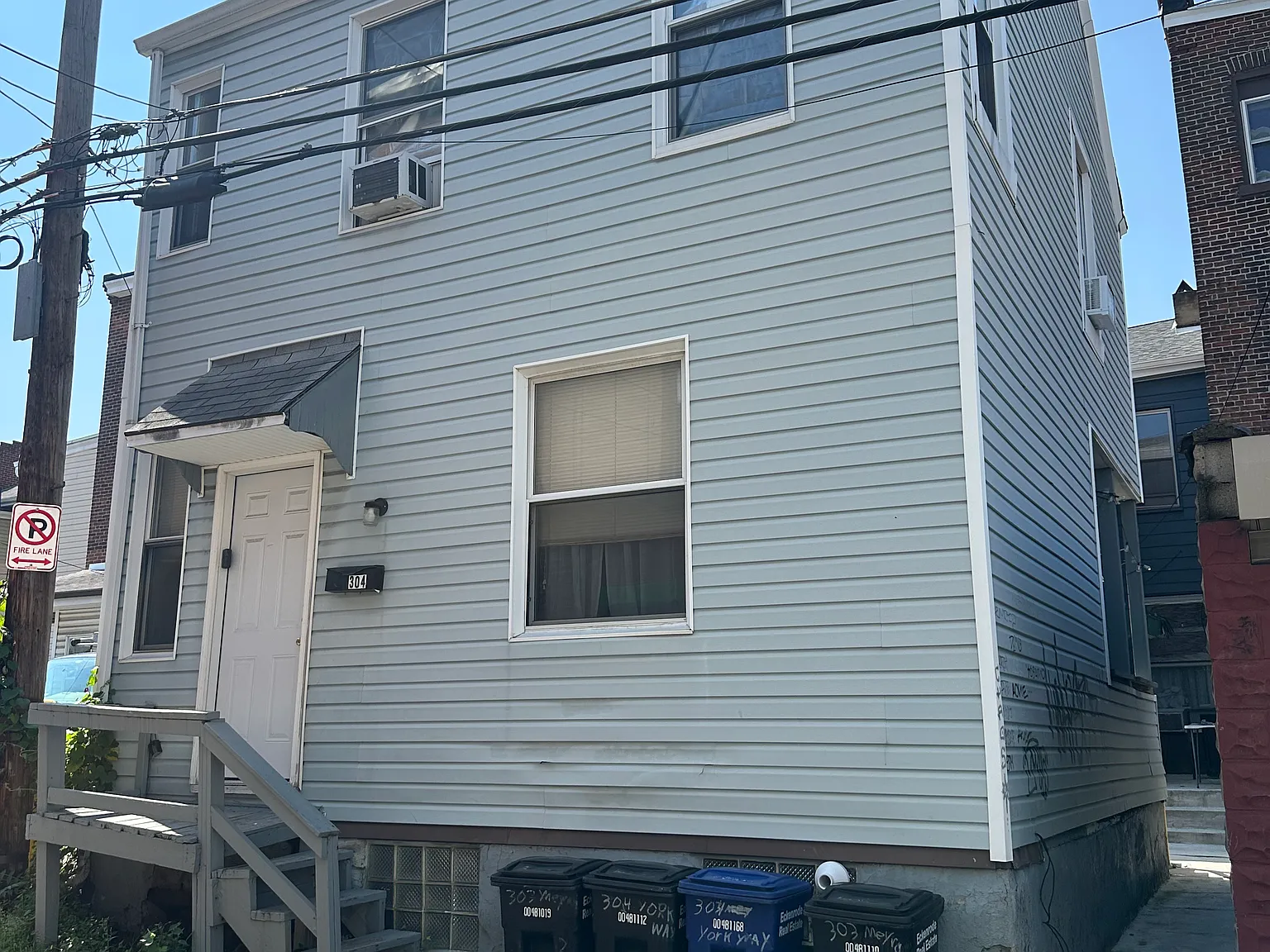3 bed, 2250 sqft, $2,850 — Photo 1