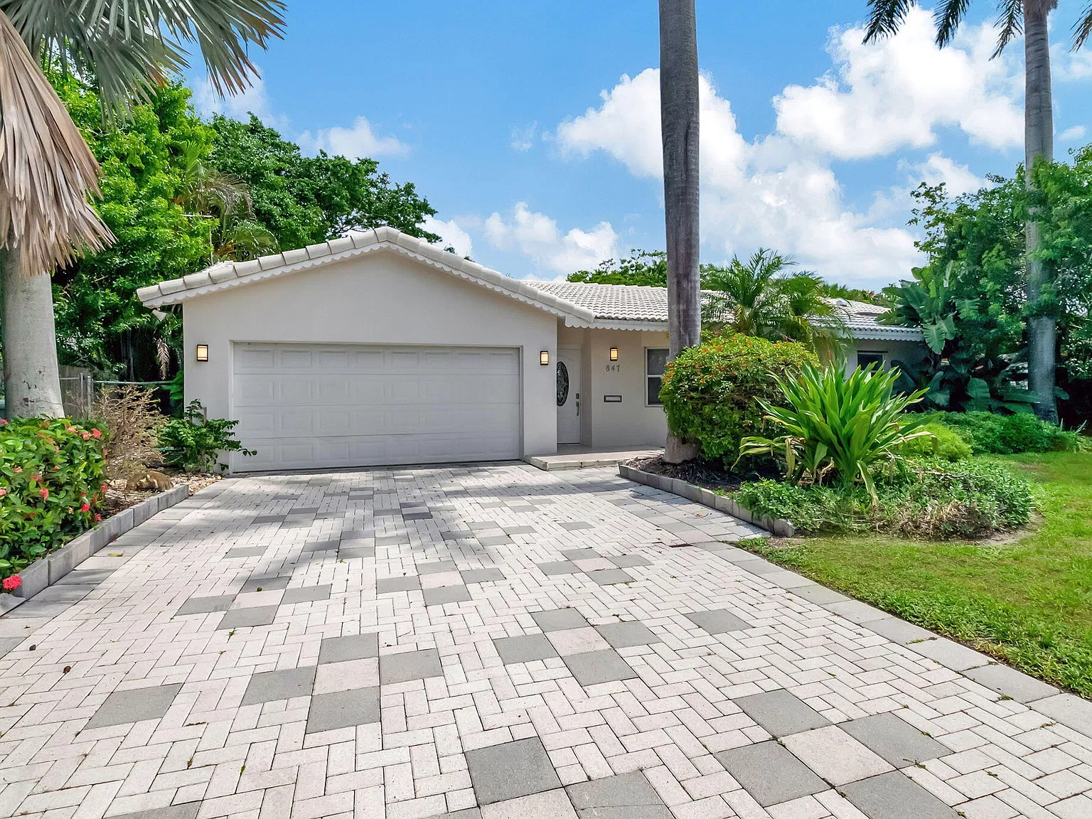 4 bed, 2.0 bath, 1618 sqft, $4,800 — Photo 4