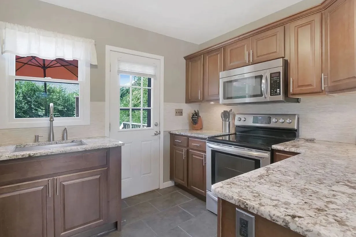 Discover the Perfect Beach Retreat in Montauk's Ditch Plains — Photo 4