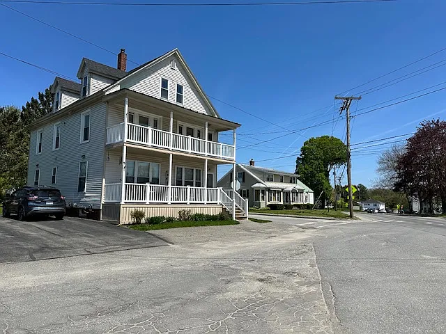 36 Halifax St #1